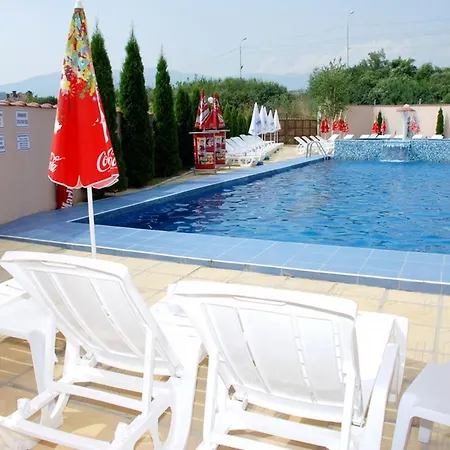 Хотел хотел найс Симитли