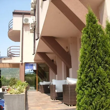 хотел найс Хотел Симитли